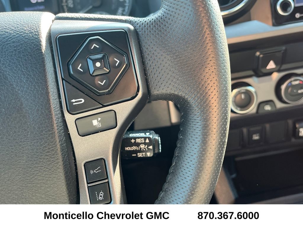 Used 2022 Toyota Tacoma TRD Off-Road image 14