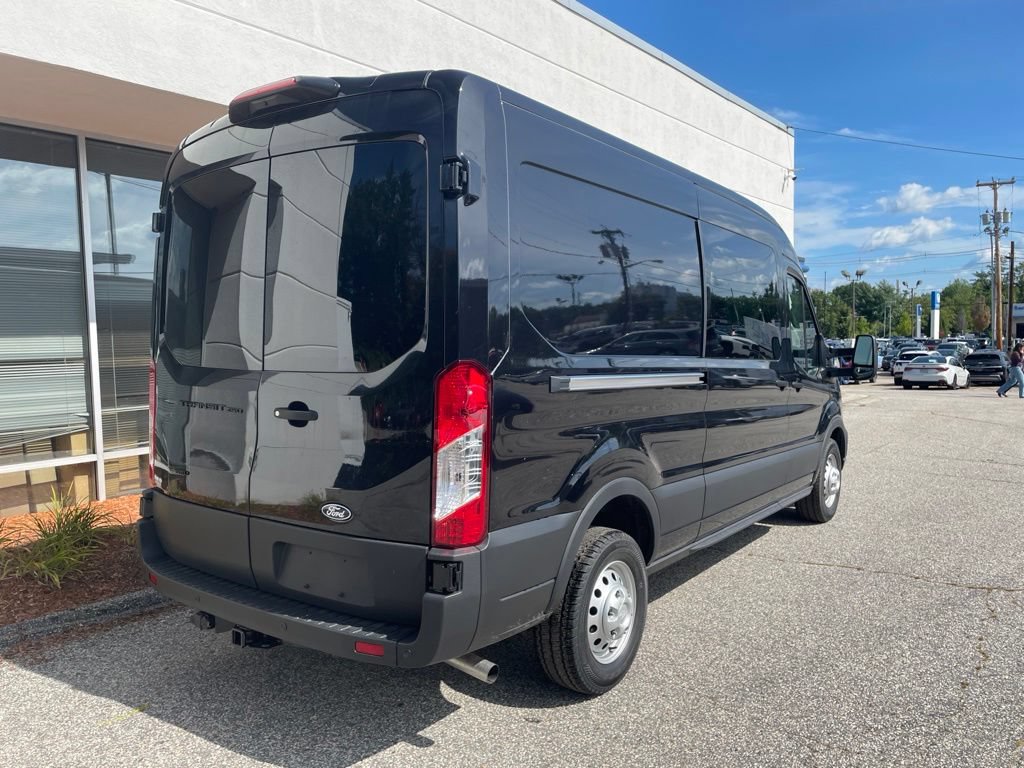 New 2026 Ford Transit 250 148 Medium Roof Extended AWD w/ Exterior Upgrade Package image 7