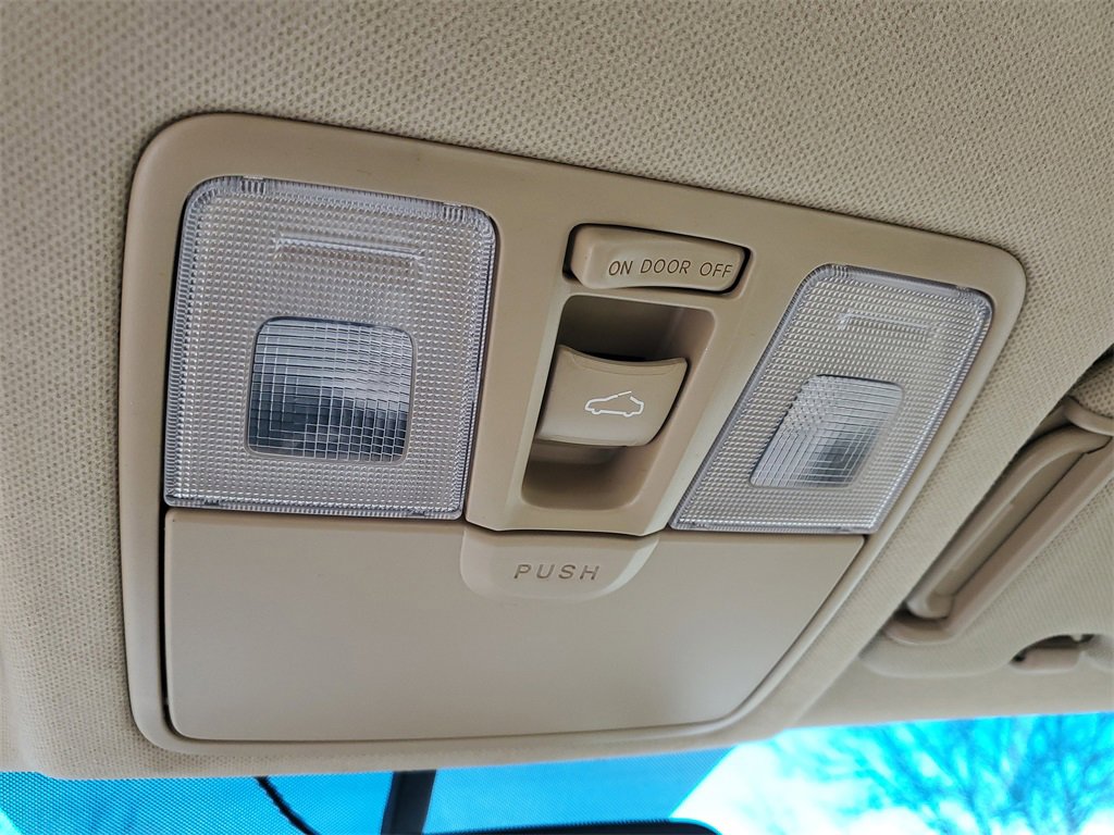 Used 2012 Hyundai Elantra Limited image 27