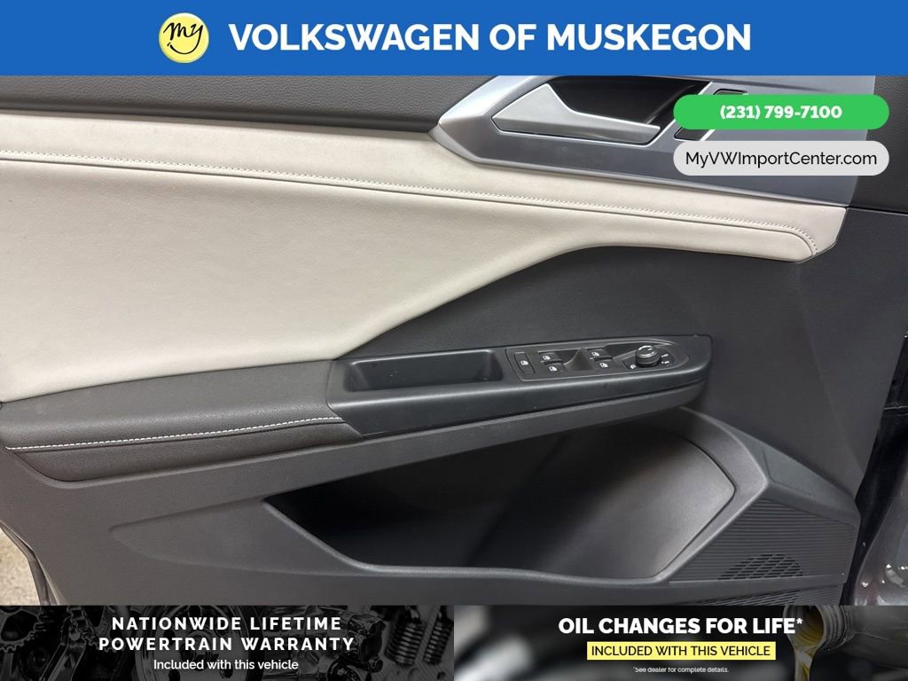 New 2026 Volkswagen Taos SE image 10