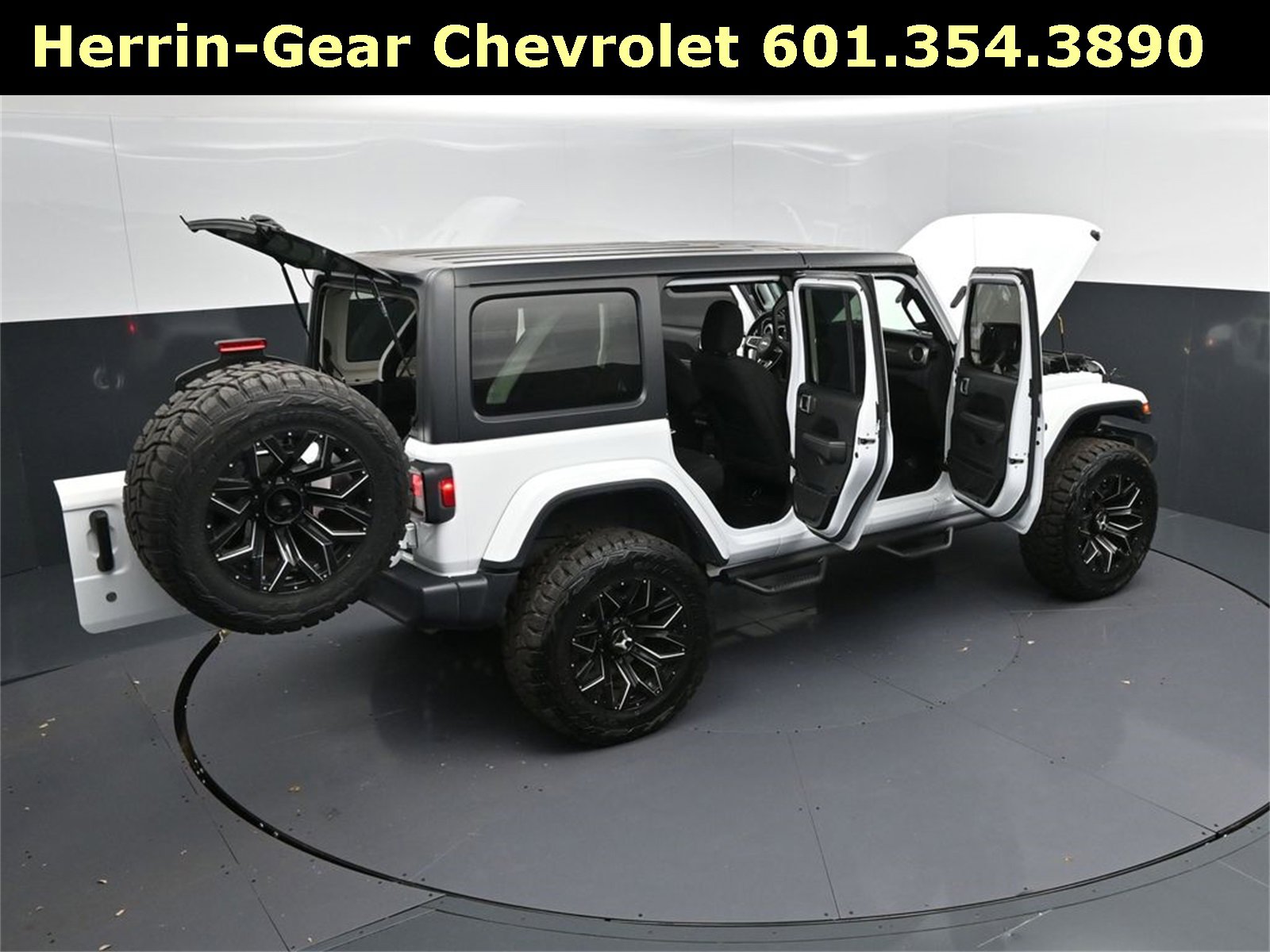 Used 2019 Jeep Wrangler Unlimited Sahara image 50