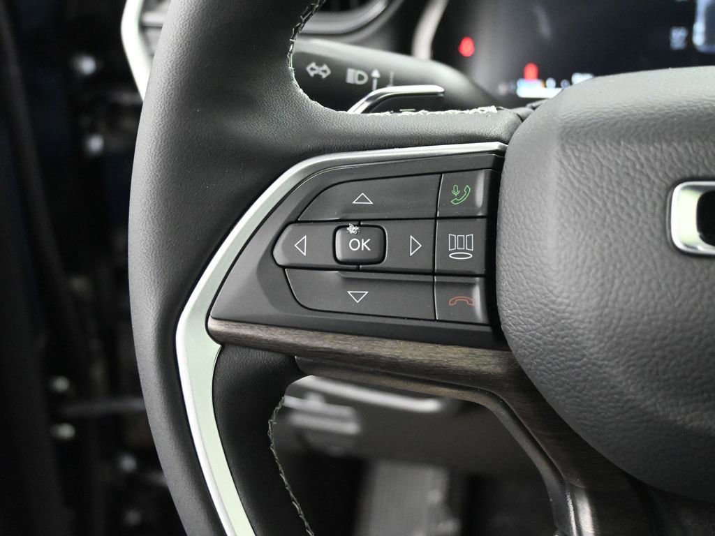 New 2026 Jeep Grand Cherokee Altitude image 25