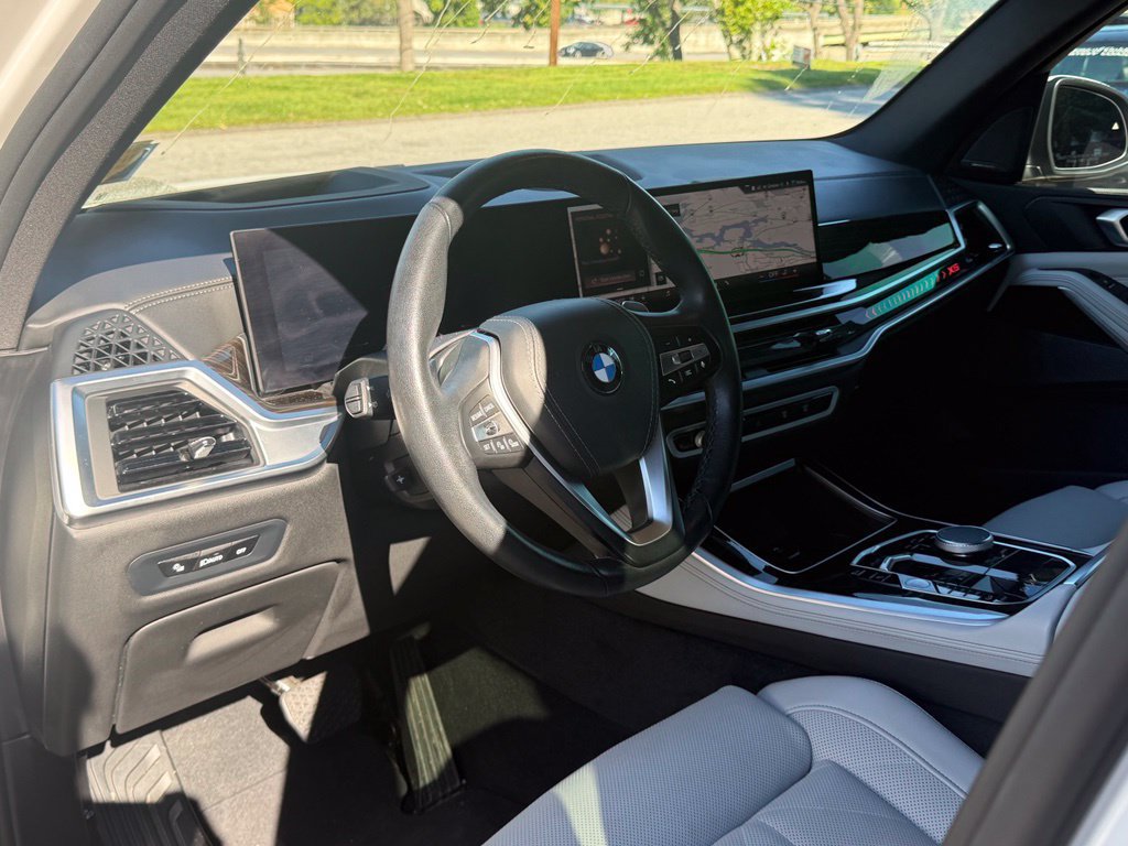Used 2024 BMW X5 xDrive40i w/ Premium Package AWD/4WD image 8