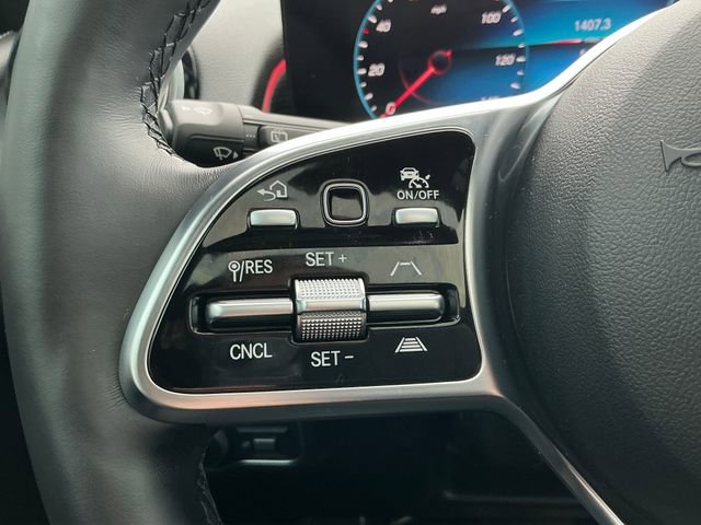 Used 2023 Mercedes-Benz EQB 300 4MATIC image 16