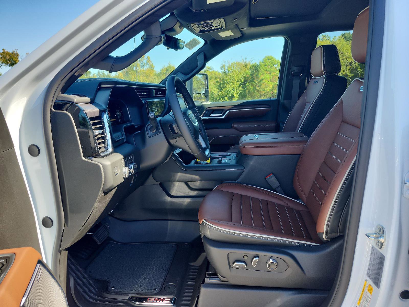 New 2026 GMC Sierra 2500 Denali Ultimate image 18