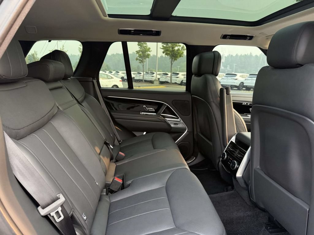 Used 2023 Land Rover Range Rover SE AWD/4WD image 16
