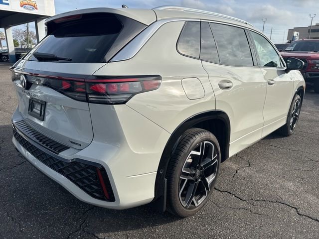 Used 2025 Volkswagen Tiguan SEL R-Line image 5