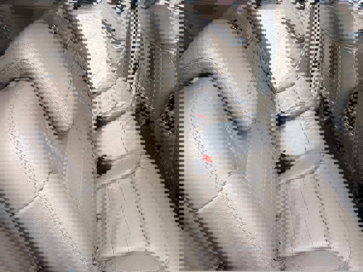 Used 2014 Mercedes-Benz GL 550 4MATIC image 21