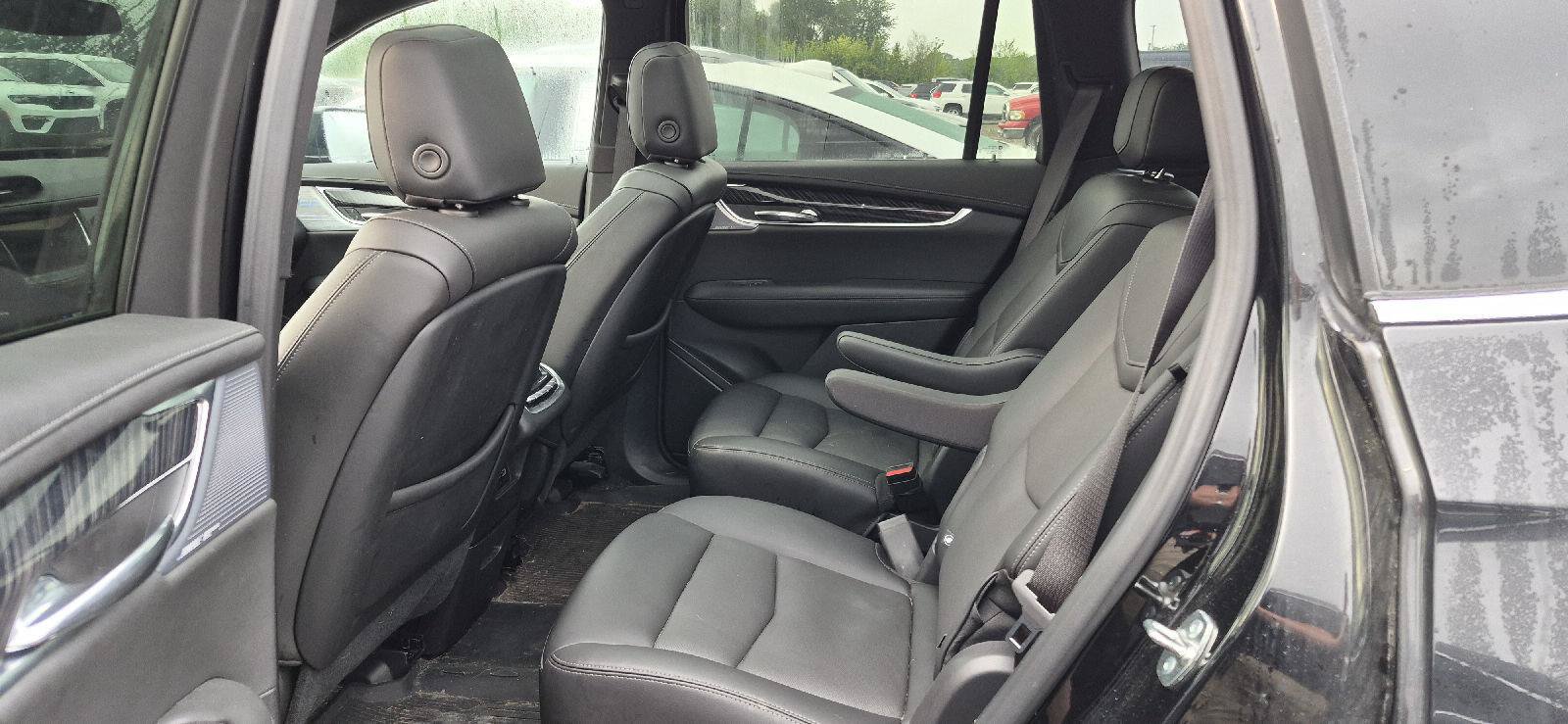 Used 2024 Cadillac XT6 Premium Luxury w/ LPO, Floor Liner Package FWD image 7
