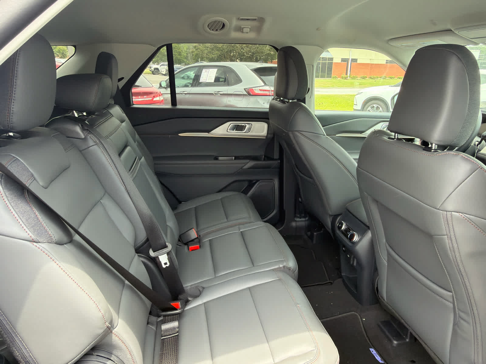 New 2026 Ford Explorer Active w/ Active Comfort Package AWD/4WD image 8