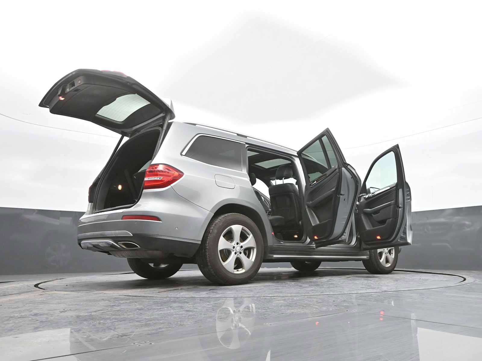 Used 2017 Mercedes-Benz GLS 450 4MATIC image 47