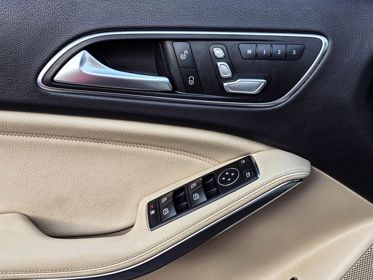 Used 2018 Mercedes-Benz GLA 250 image 12