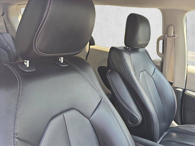 Used 2024 Chrysler Pacifica Touring-L FWD image 24
