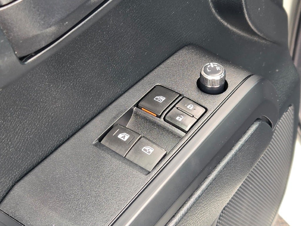 Used 2017 Toyota Tacoma SR RWD image 16