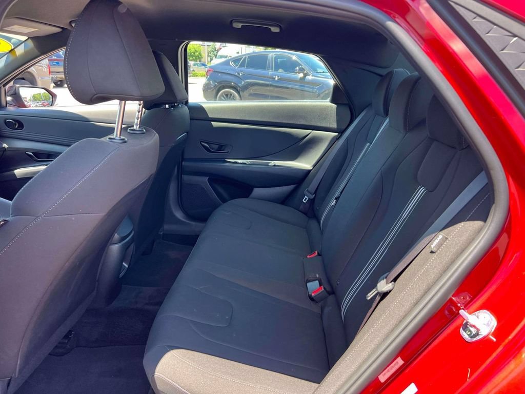 Used 2025 Hyundai Elantra Sport FWD image 12