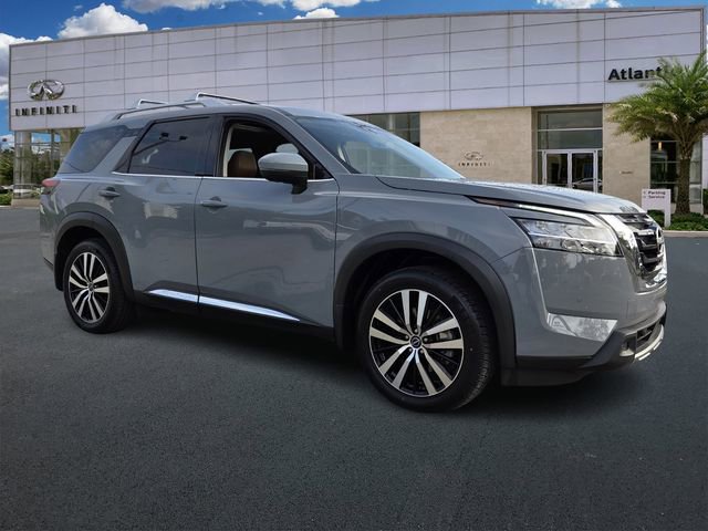 Used 2023 Nissan Pathfinder Platinum w/ Cargo Package FWD image 2