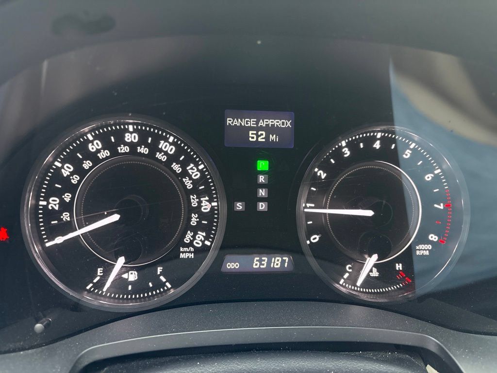 Used 2010 Lexus IS 250C RWD image 11