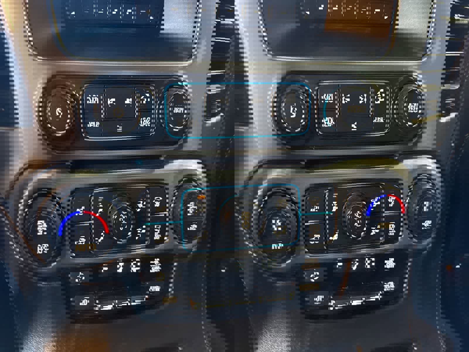 Used 2015 Chevrolet Tahoe LS RWD image 25