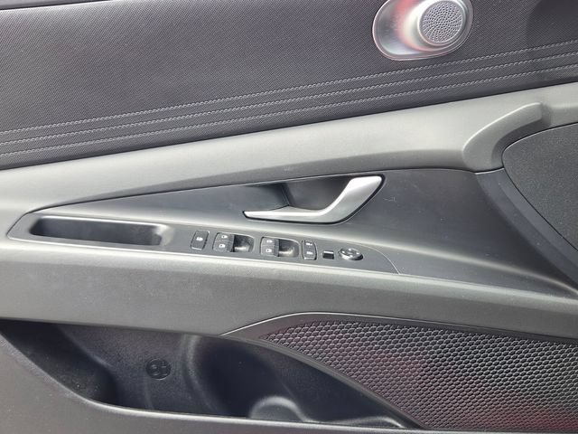 Certified 2025 Hyundai Elantra Hybrid FWD image 25