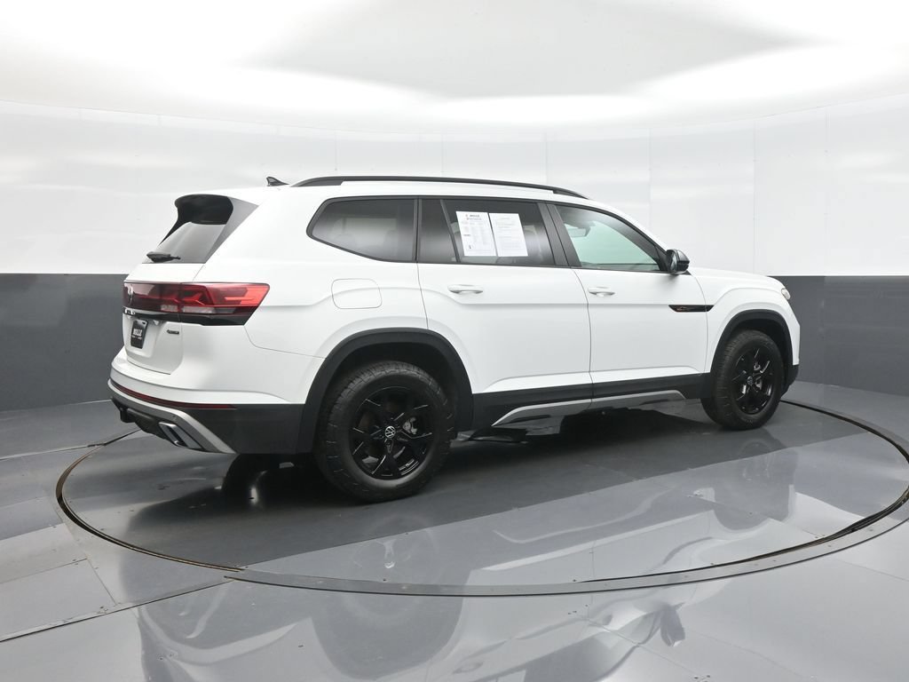 Used 2024 Volkswagen Atlas Peak Edition SE AWD/4WD image 7
