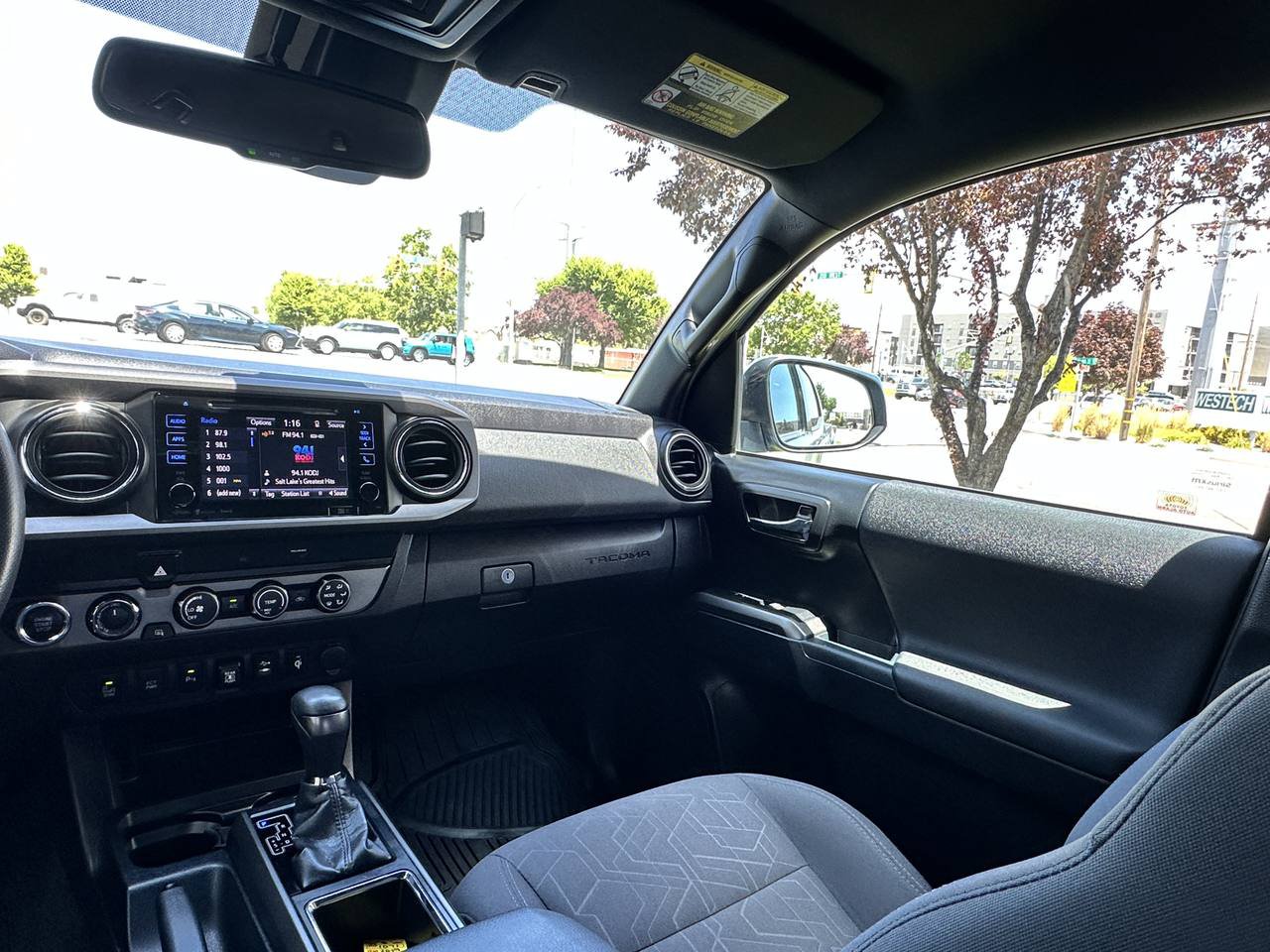 Used 2019 Toyota Tacoma TRD Off-Road w/ Technology Package AWD/4WD image 25