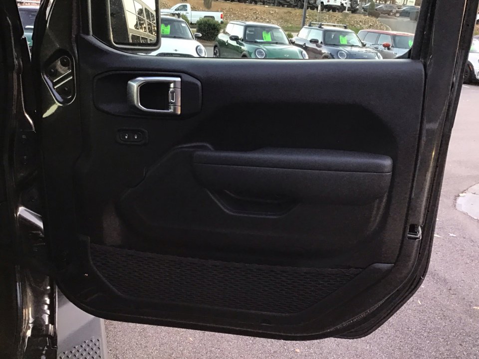 Used 2025 Jeep Gladiator Sport image 31