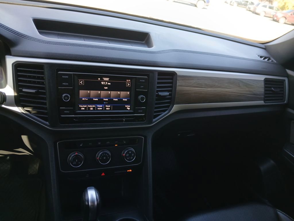 Used 2022 Volkswagen Atlas Cross Sport SE image 19