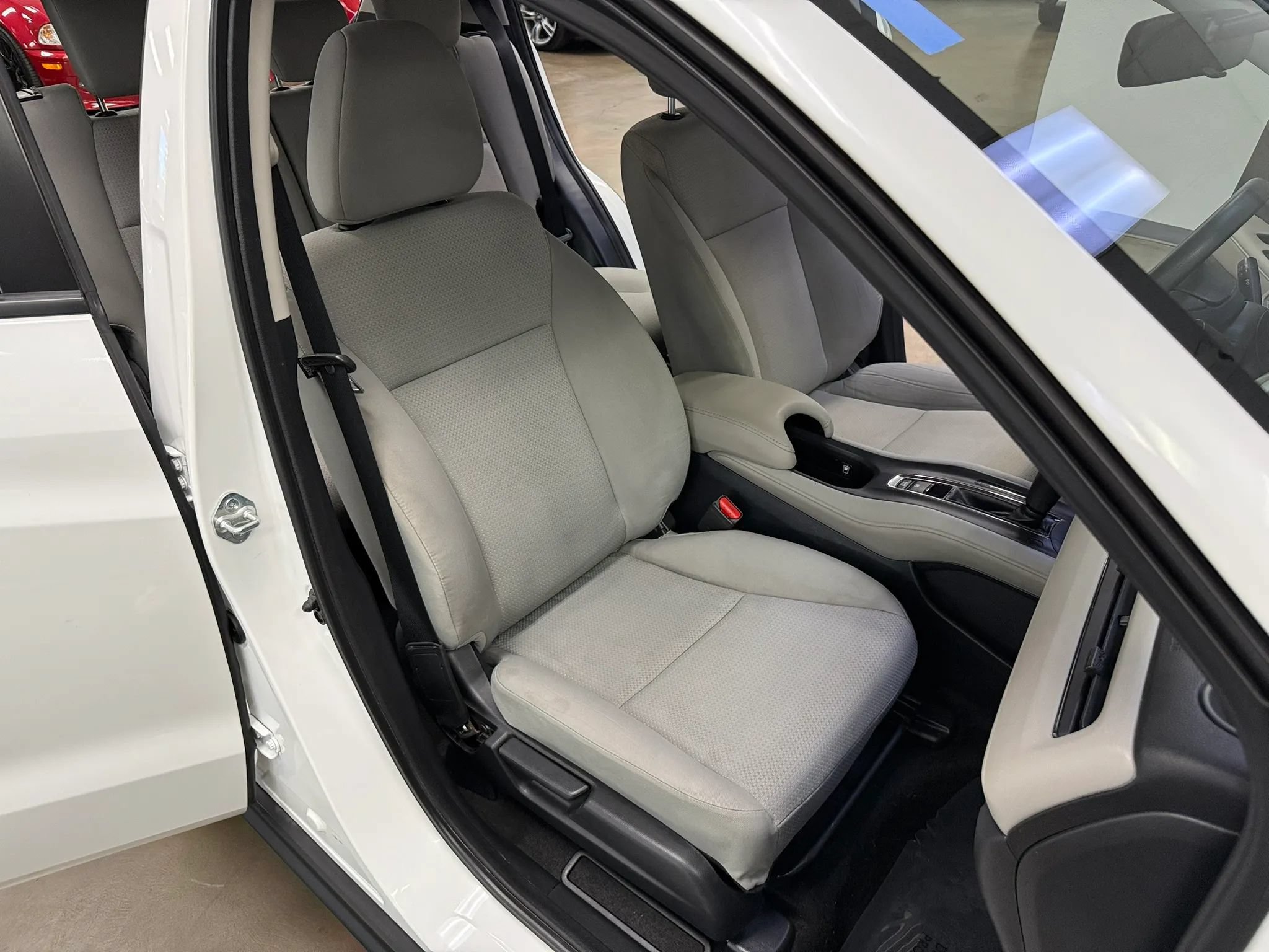 Used 2022 Honda HR-V LX image 10