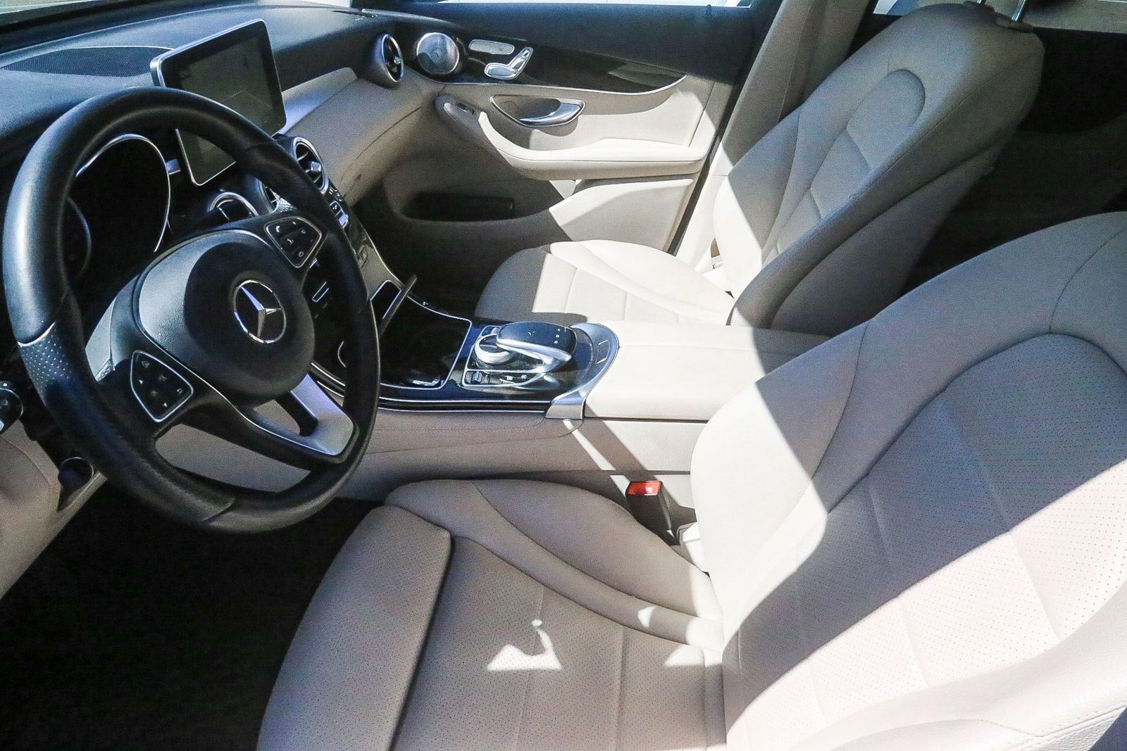 Used 2016 Mercedes-Benz GLC 300 4MATIC image 5