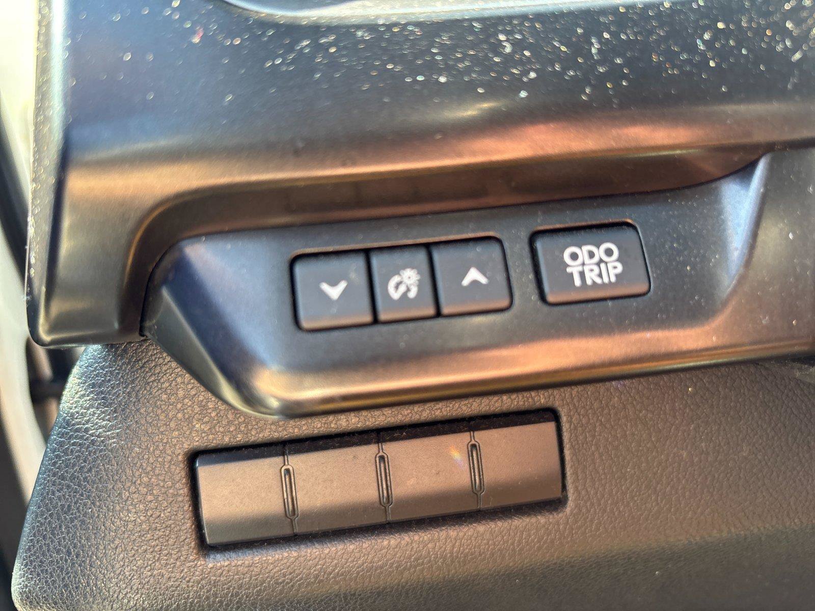 Used 2021 Lexus UX 200 w/ Premium Package FWD image 17