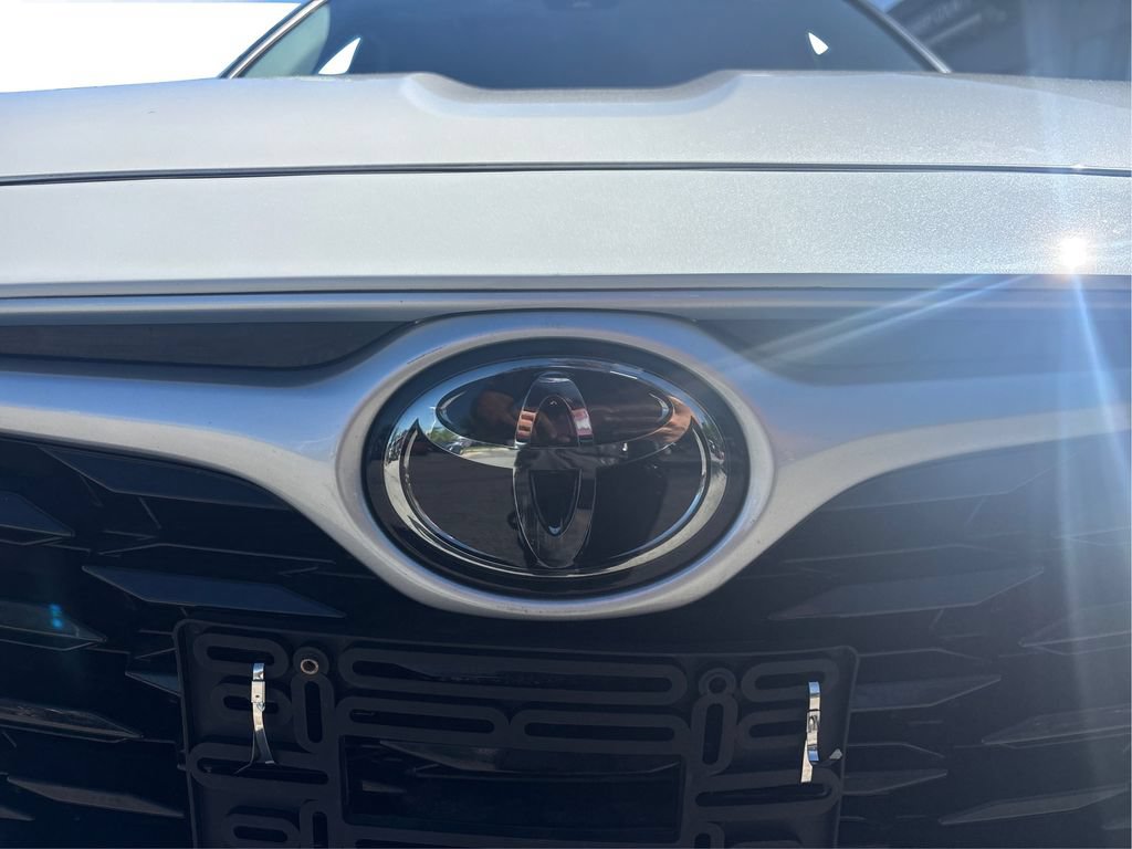 Used 2020 Toyota Highlander XLE AWD/4WD image 34