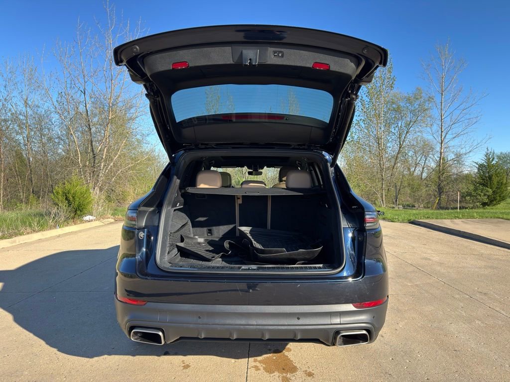 Certified 2023 Porsche Cayenne AWD/4WD image 35