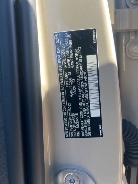 New 2025 Volvo XC40 B5 Ultra w/ Climate Package image 32