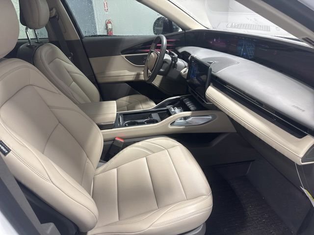 Used 2025 Lincoln Nautilus Premier AWD/4WD image 23