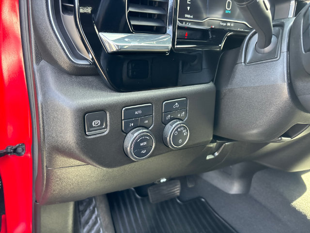Used 2023 Chevrolet Silverado 1500 LT AWD/4WD image 15