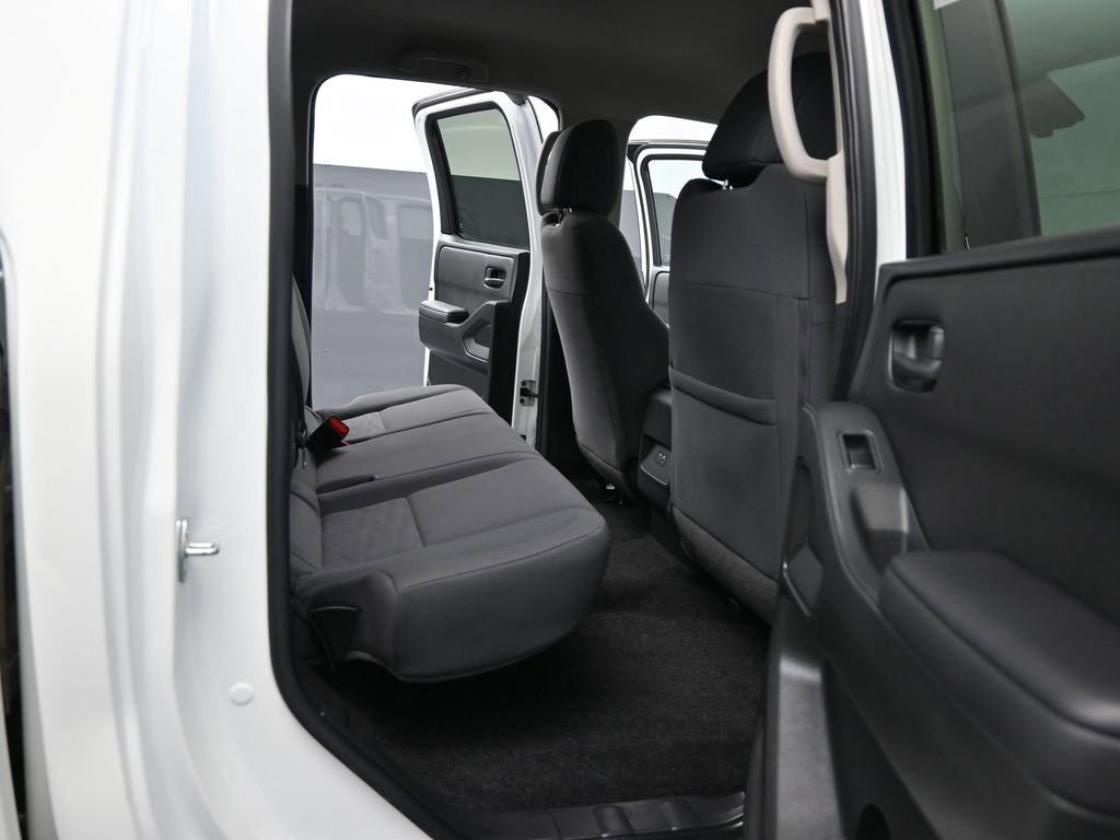 Used 2023 Nissan Frontier S w/ Tow Package image 16