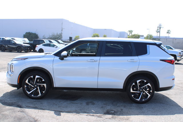 Used 2024 Mitsubishi Outlander SE AWD/4WD image 7