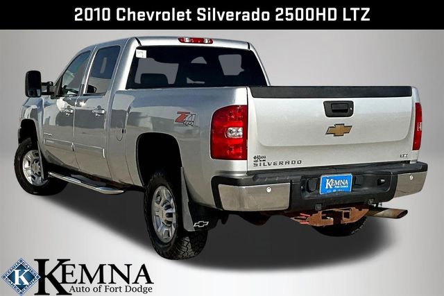 Used 2010 Chevrolet Silverado 2500 LTZ w/ Convenience Package image 5