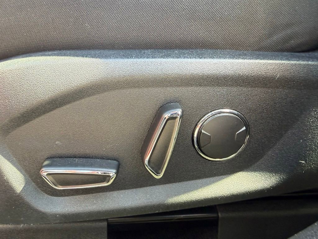 Used 2019 Ford Fusion SE FWD image 10