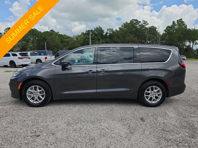 Certified 2023 Chrysler Pacifica Touring-L FWD image 6