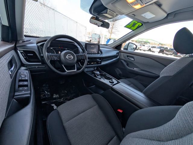 Used 2022 Nissan Rogue SV image 5