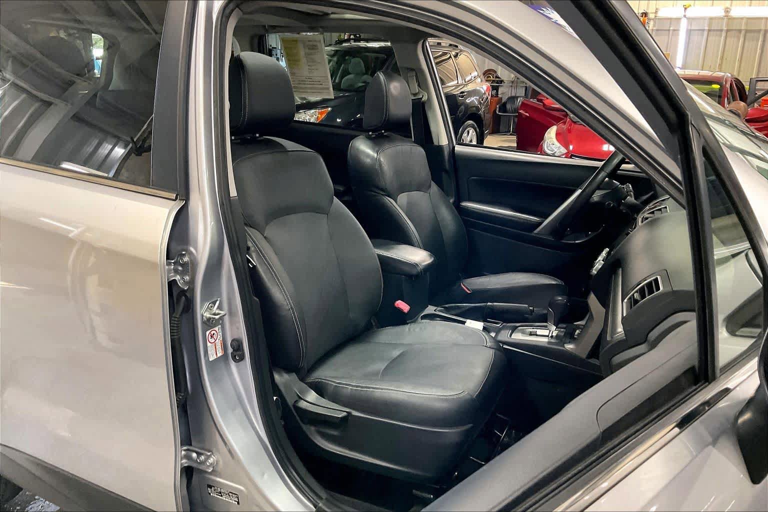 Used 2016 Subaru Forester 2.5i Limited AWD/4WD image 9