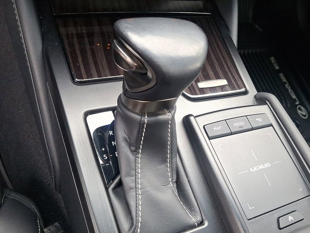 Used 2019 Lexus ES 300h w/ Luxury Package image 16