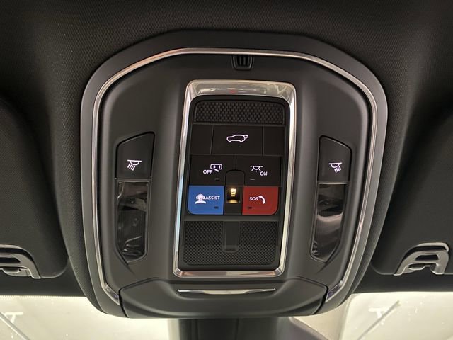 Used 2023 Jeep Wagoneer L Series III w/ Preferred Equipment Group image 29