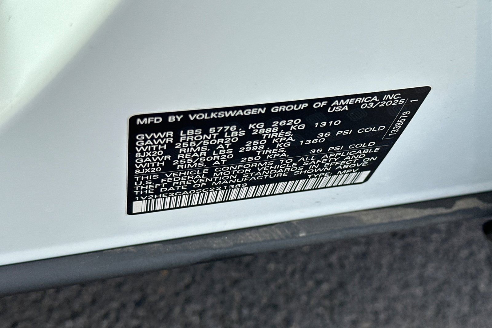 Used 2025 Volkswagen Atlas Cross Sport SE image 34