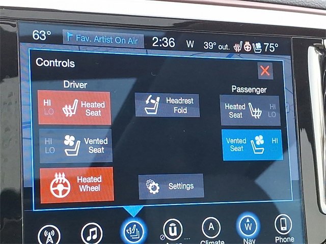 Used 2017 Chrysler Pacifica Limited image 25