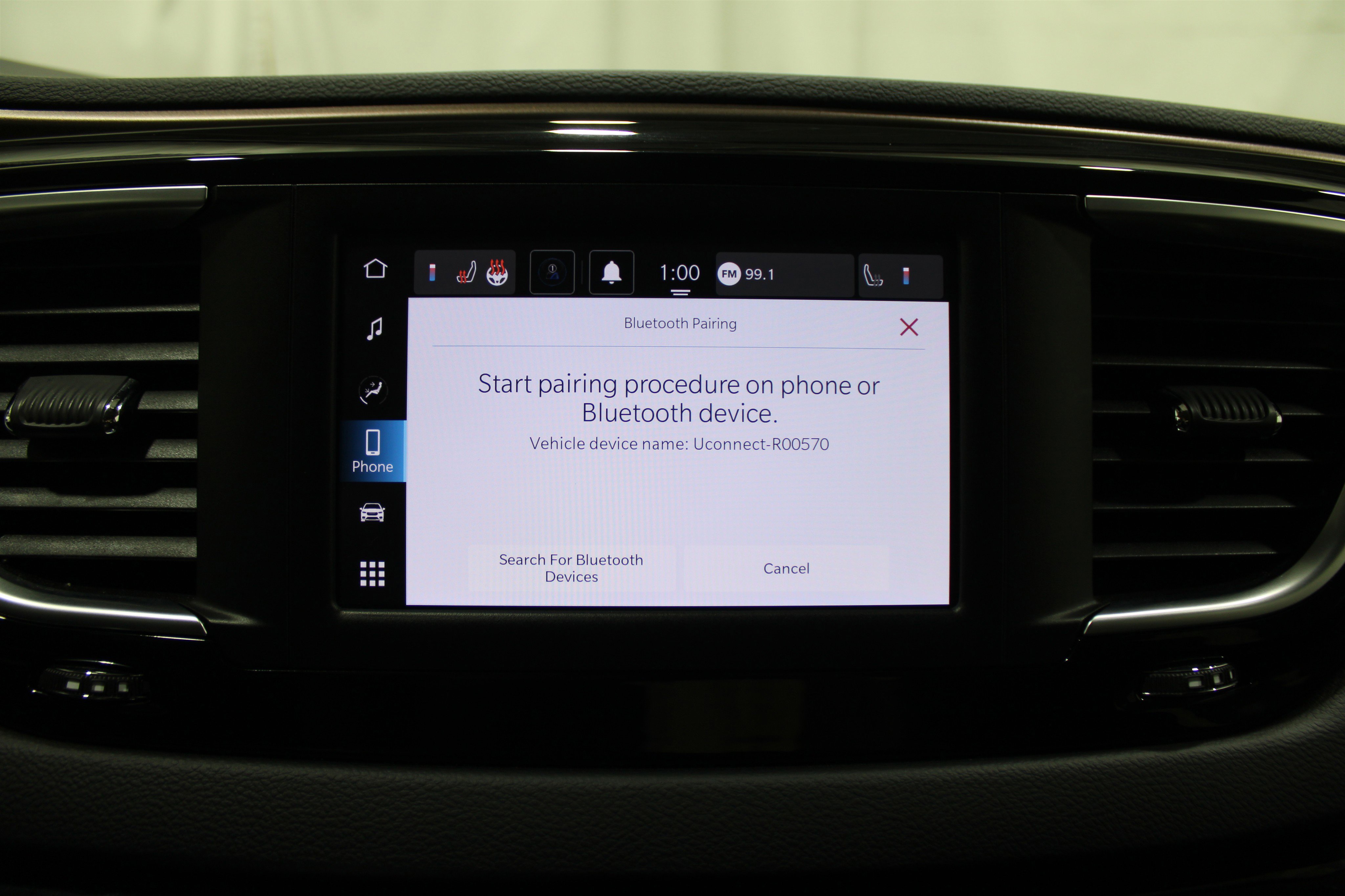 Used 2024 Chrysler Voyager LX image 17