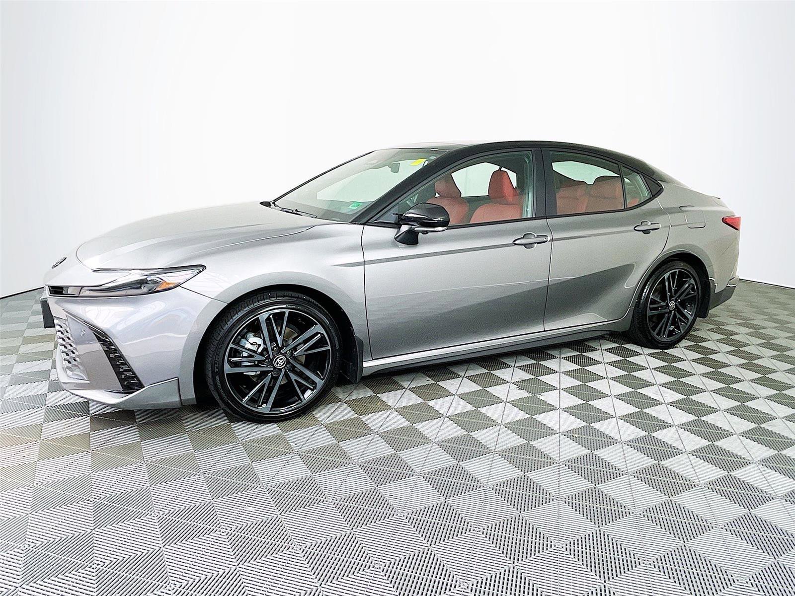 Used 2026 Toyota Camry XSE w/ Premium Plus Package FWD image 4