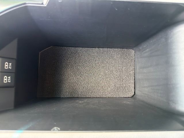 Used 2020 Toyota Camry XLE image 25