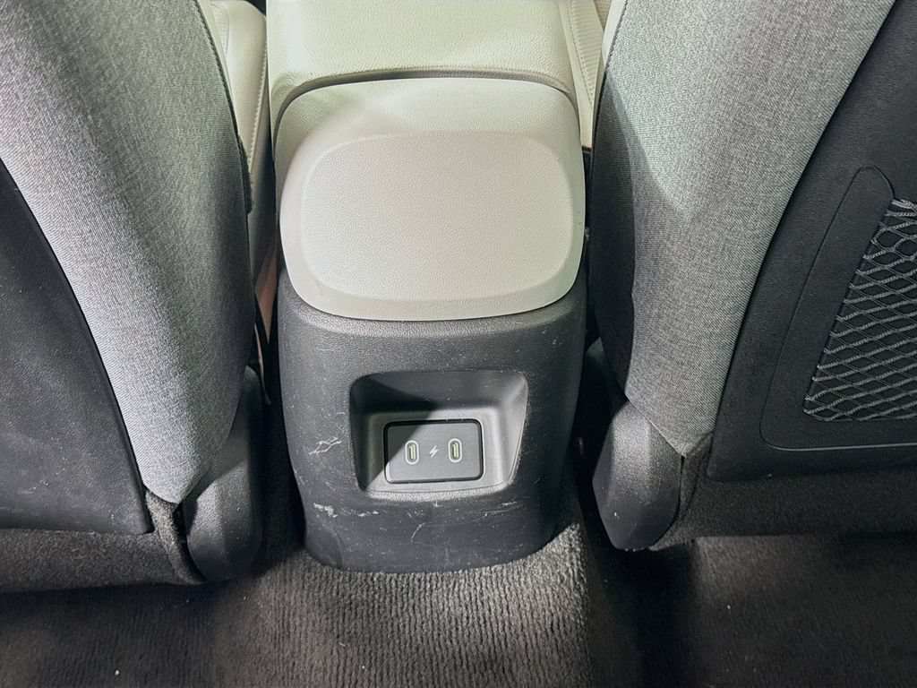Certified 2024 Hyundai Elantra Limited FWD image 35